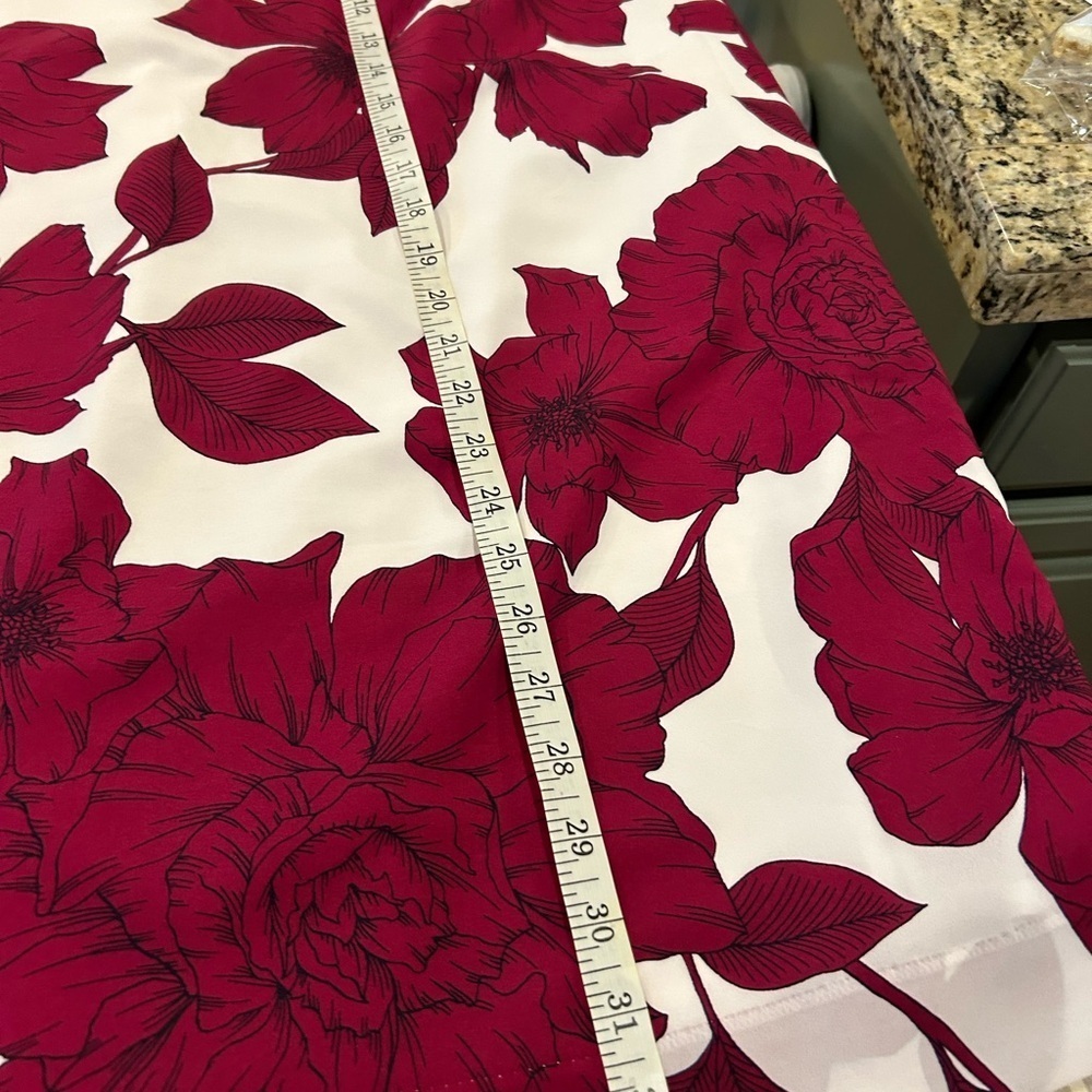Banana Republic Magenta and White Floral Career Office Sheath Style Dress Size 2 - Picture 12 of 12